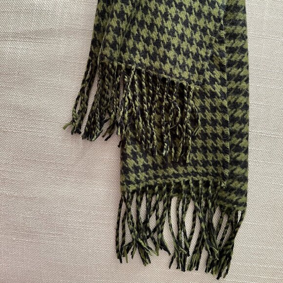 100% Cashmere Scarf Made in Scotland - Picture 2 of 5